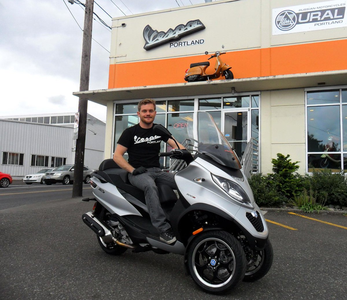 Join piaggioowners.club for free create your profile and post your #Pics &amp; #videos #Piaggio #scooter