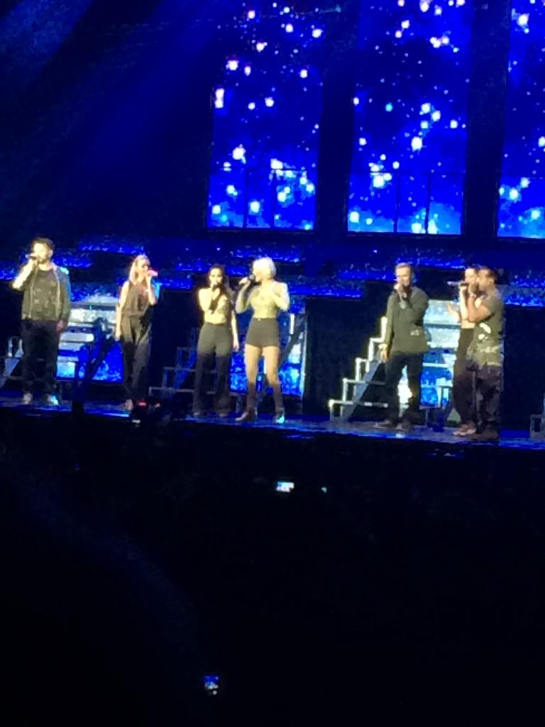 KodySh4w's tweet photo. @AmyxxHallam safe to say that tonight won't be forgotten any time soon. Voice has gone. #BRINGITALLBACK2015 @SClub7 http://t.co/K64RyEv4H9