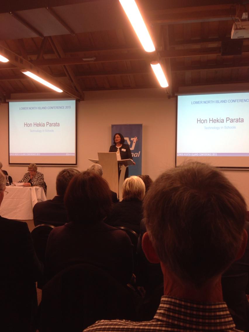 Smart_Virtual_'s tweet image. Technology in schools - $700 mill investment so far. Students &amp;amp; teachers connected on the network for learning - cool