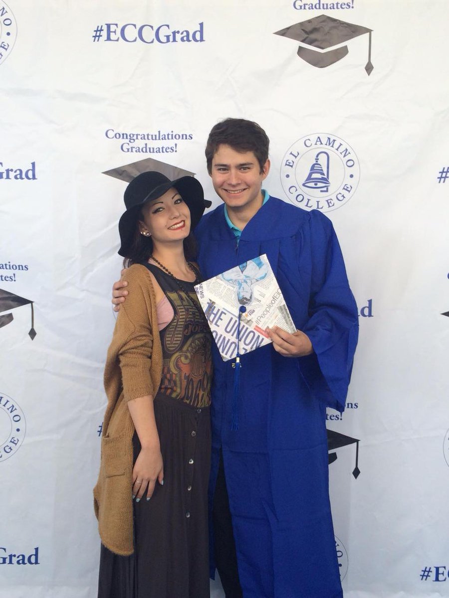 SunDevilDecker's tweet photo. At #warriorgrad with my sister, @maddynasty. http://t.co/mtq1zBqnnR