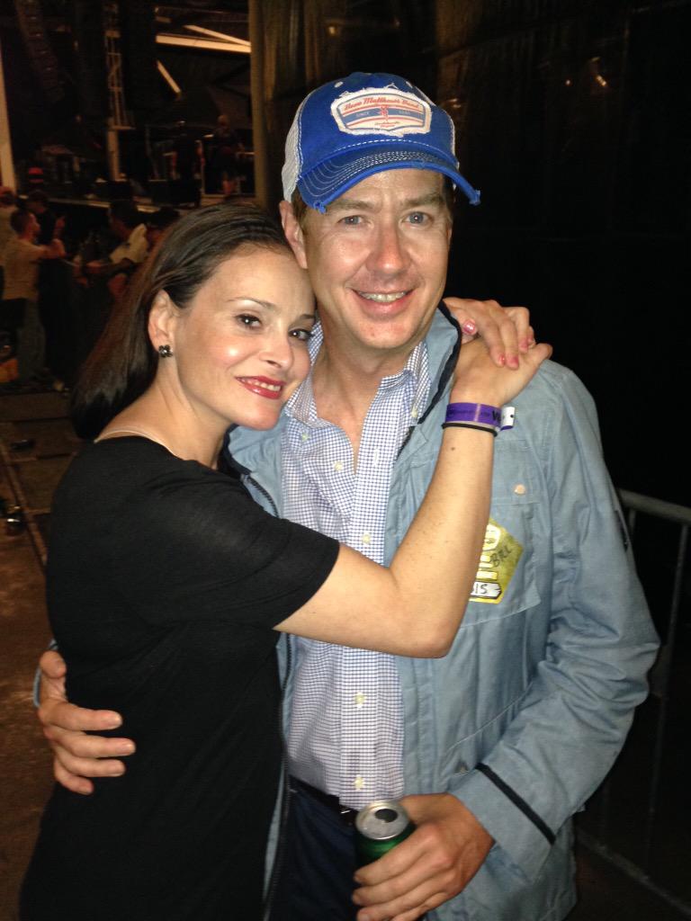 AnaPaulaWatson's tweet photo. What a great concert @davematthewsbnd Rain or shine will always be there! http://t.co/tqx1qfHTMC