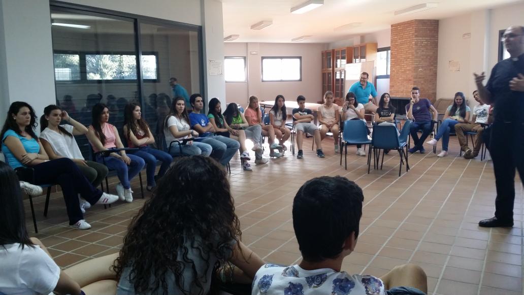 mersanju's tweet photo. De convivencia los jóvenes de confirmación en La Serrezuela http://t.co/IGdHCOl3Oo