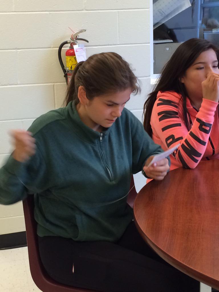 junegreent's tweet photo. @OStangnation @Kirbmike FNMI students #cultureclub #beadingworkshop promoting cultural awareness ๐ http://t.co/GZnz9FiOKQ
