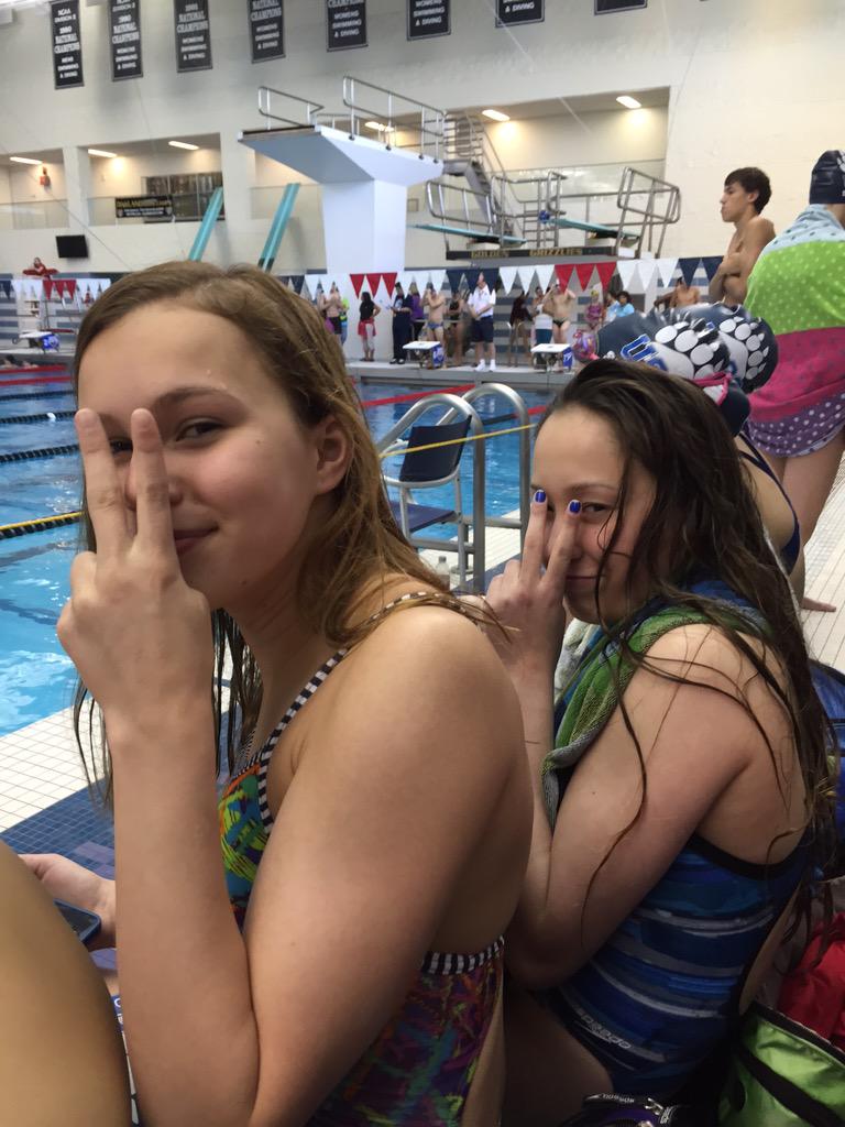 SwimUtica's tweet photo. chuckin up peace signs @ the meet!! learned from the master @Josh_Hodgie #jeahh http://t.co/0kZbpPCGEW