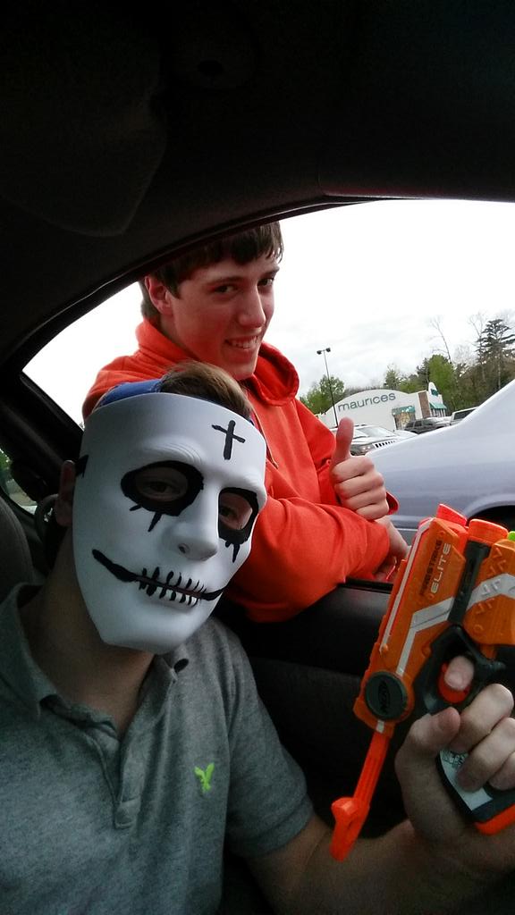 GRVictorious7's tweet photo. @brock_gr of GR ankle breakers has been killed by @GWinkels. @grhsnerf http://t.co/14dOonmztw