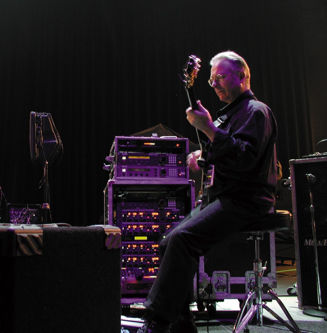 Ieri Brian Eno, oggi Robert Fripp: Happy Birthday!  via 