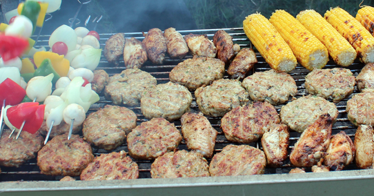 What is your favorite #BBQdecor? We’d love to see your images and hear your ideas!