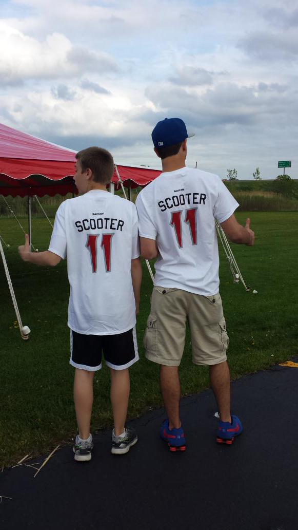 zachski3's tweet photo. Free @Sgennett2 t-shirts tonight at the T-Rats game! You the man Scooter!! #GoTRats #Scooter #Brewers http://t.co/Z0Ut6jNiPa