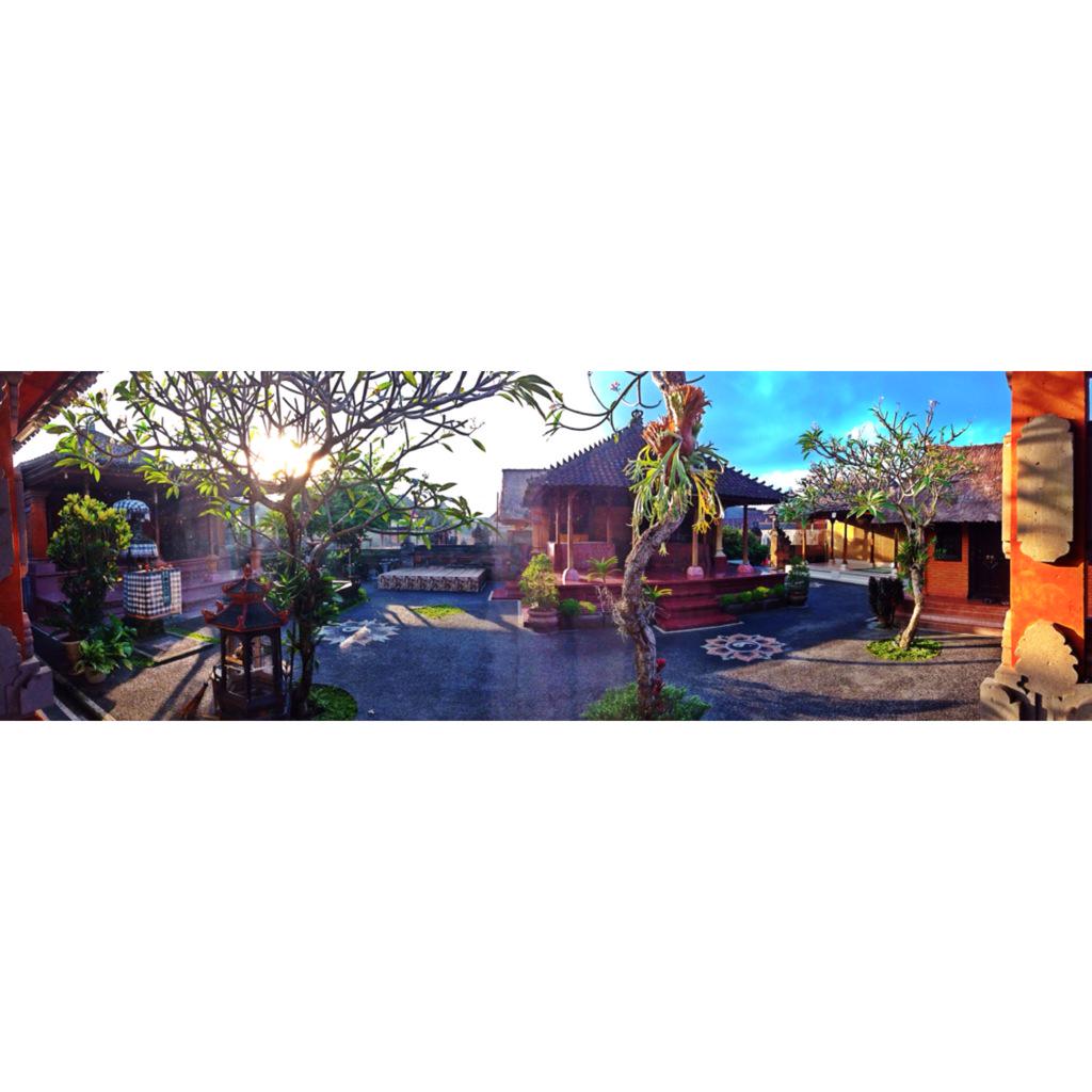 cokisdha's tweet photo. #goodmorning part II haha😂⛅️🌺💦 @herrysuryawan23 👅 http://t.co/fw1nmtOZQi