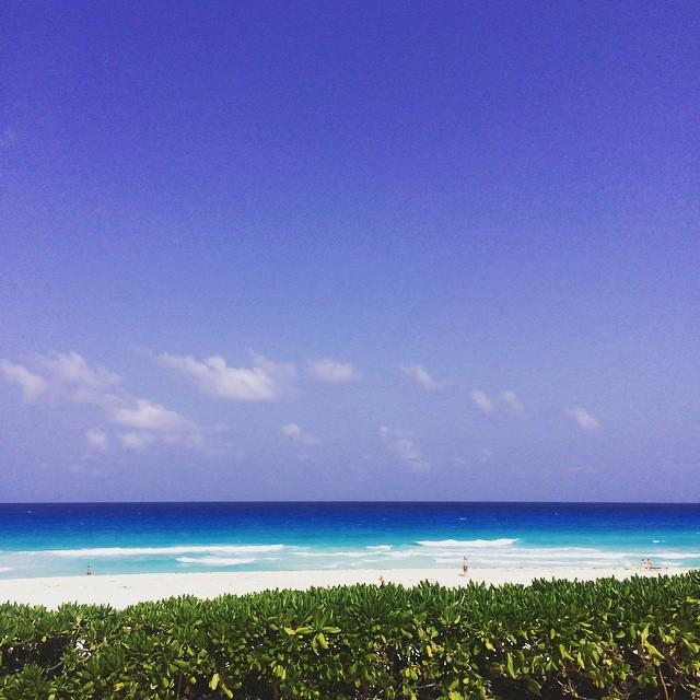 Weekend plans? Share and make us all jealous. #fotobar 😎🍹 ift.tt/1EapKdt