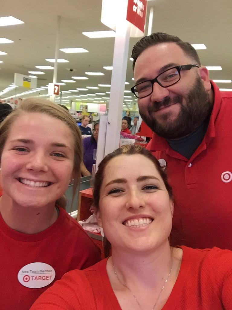 emilyacker134's tweet photo. Like mother like daughter! Bailey saving 1st guest 5%! @targetjennifer #WildWest #0770 #1506 #bestteam #REDs http://t.co/kHabWu7QTs