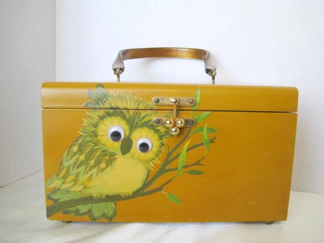 vintagobsession's tweet image. Owl Wood Purse Signed Box Bag etsy.me/1LJPxTC #Etsy #VintageWoodBox