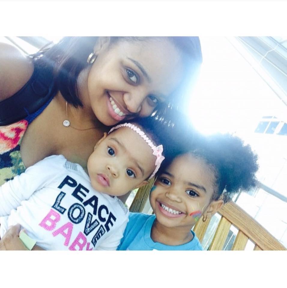 tiffinajiff_'s tweet photo. Kyla Pratt's oldest daughter is her twin http://t.co/1rD3cxyeQz