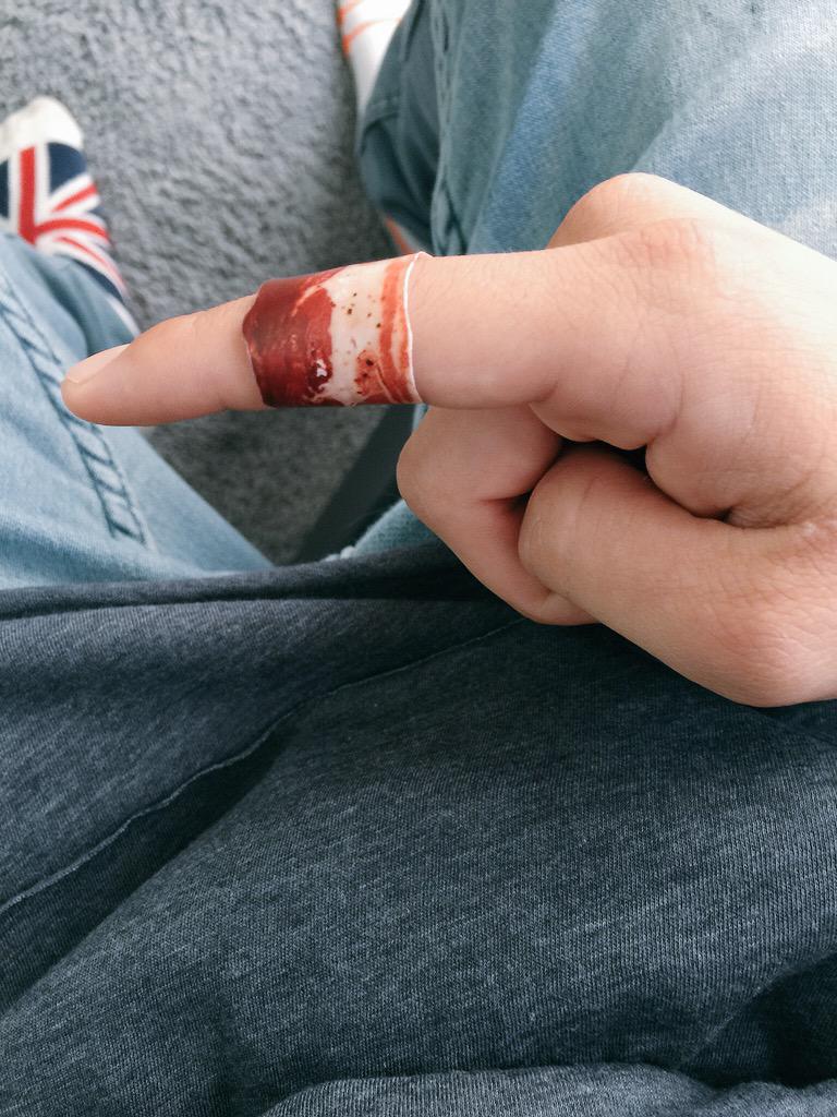 oldjaysee's tweet photo. Bacon wrapped fingurrr http://t.co/hLawNsCf8C