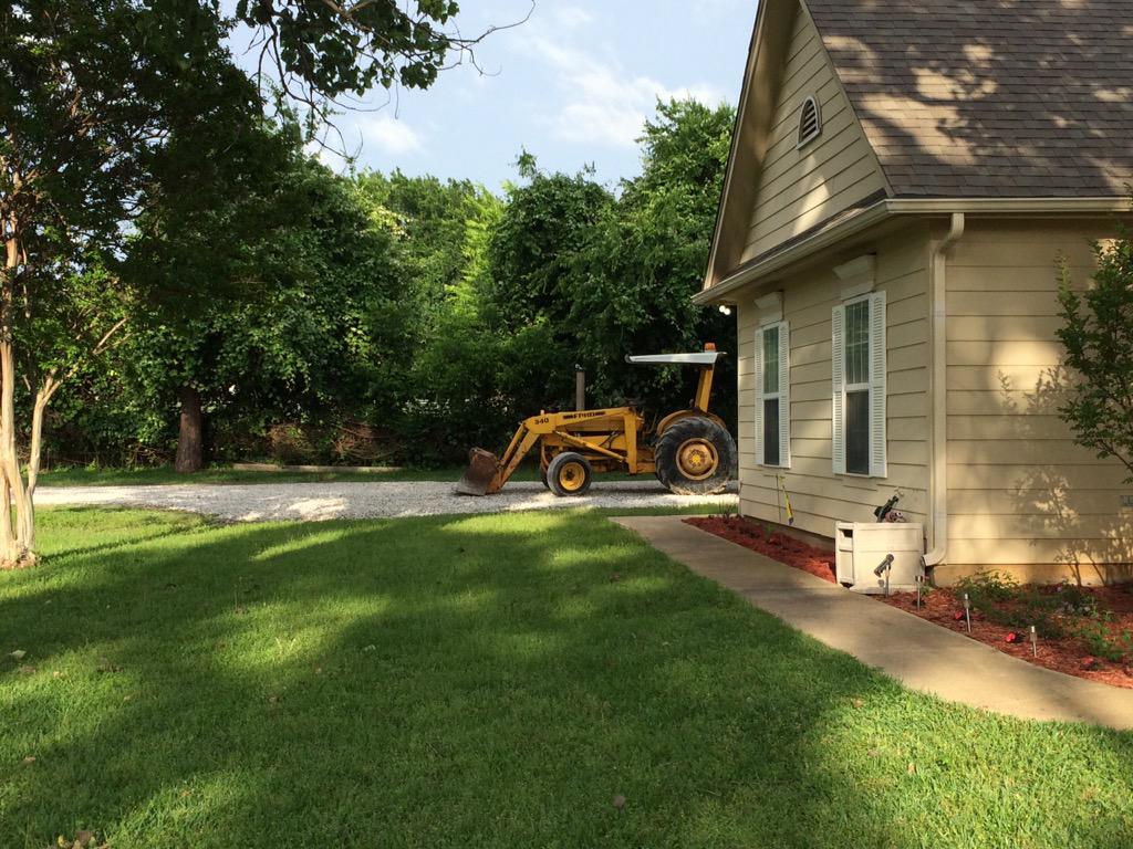 Angward4's tweet image. I drove a tractor. 😀