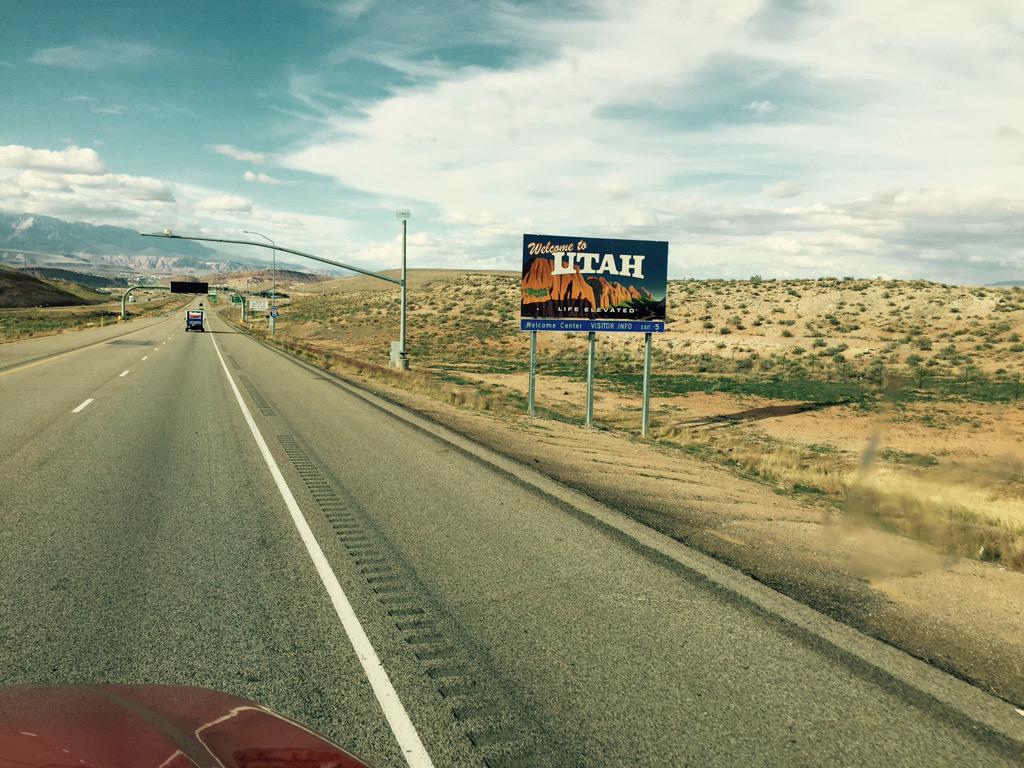 _jengland's tweet photo. Just crossed the state line into Utah. Enjoying the #RoadTrip!  #CREproud http://t.co/RdL2BxlZKp
