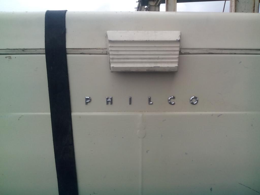 junk_phoenix's tweet photo. This old 1950's Philco chest freezer was built to last! &amp; heavvvy! http://t.co/FYgSOx4fFj