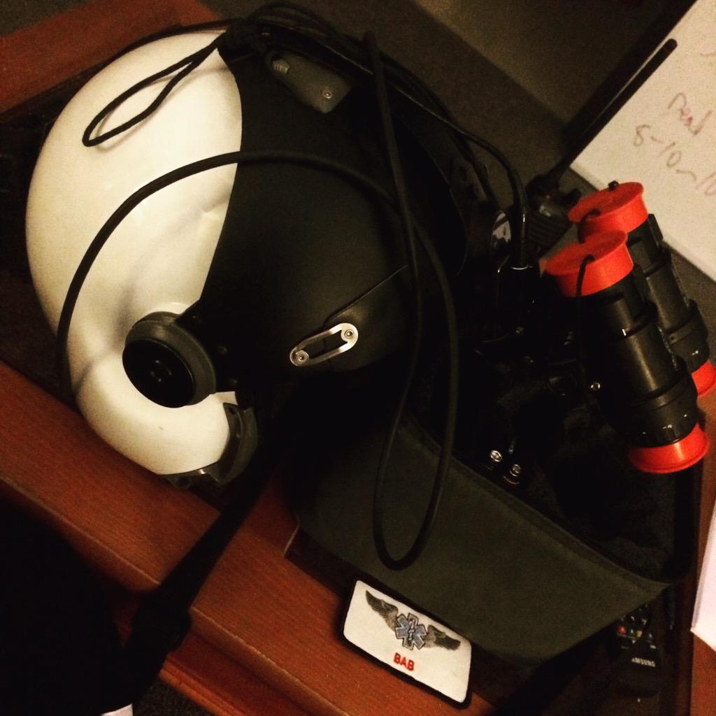airevac100's tweet photo. #NightShift #HEMS #AirEvacLifeteam #WaitingForTheTonesToDrop #NightVisionGoggles #Nurse #Paramedic #Pilot #Helicopter http://t.co/PzbxtVgGgz