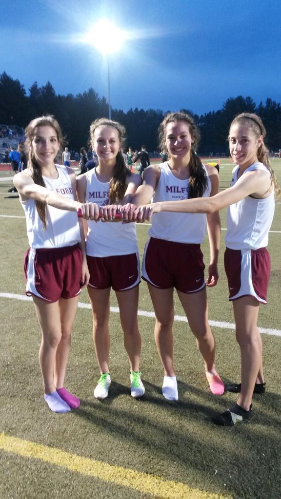 MilfordTandF's tweet photo. The girls run 3:58.60 in the #4x400 to place 2nd at the Regional.  #StateQualifier #2AllTime #fordtough http://t.co/59rpE5HNFC