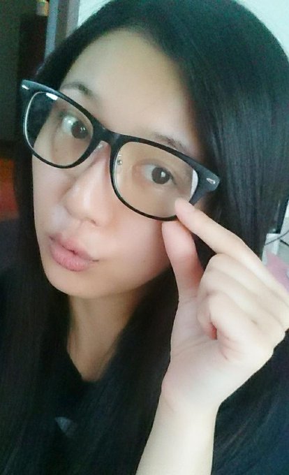 おはよう(〃^ー^〃) 今から朝ご飯の材料買ってくる✨ スッピンなのでダテメガネを✨ http://t.co/hqkJyBLO7m