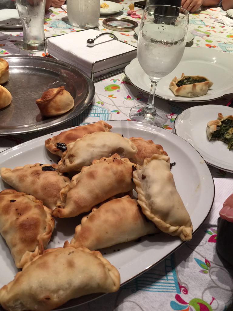 ichbinmatute's tweet photo. Las empanadas de @LGiachetta son una doroga 
#Coreanitos  CC @lauritaocupa @marianmandianes http://t.co/oid323WHyF