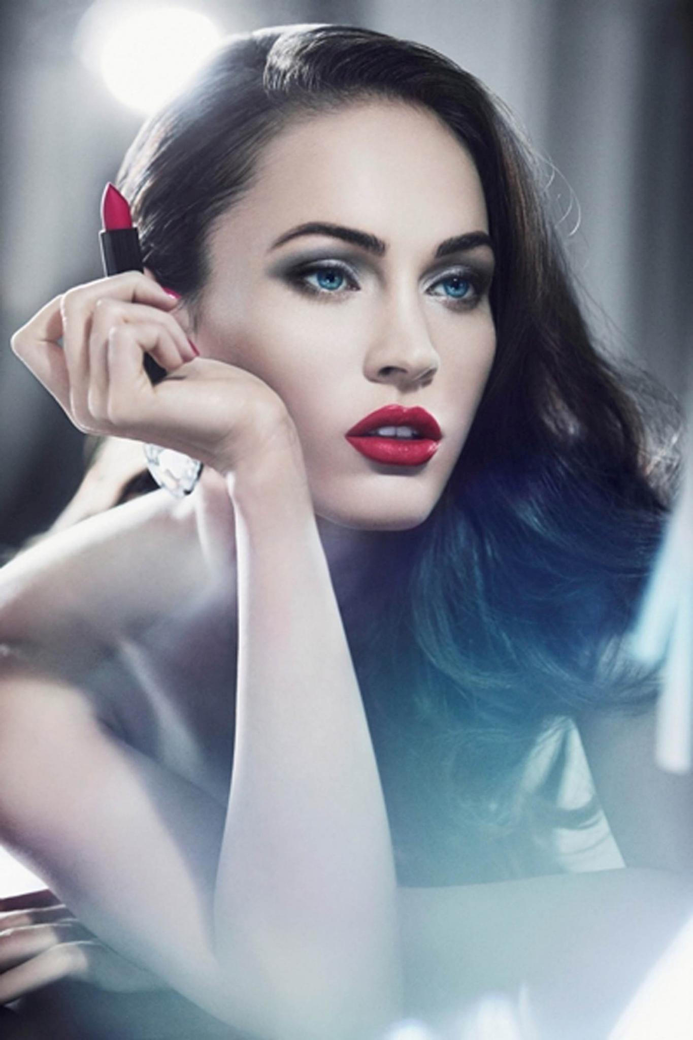 Happy Birthday to the beautiful Megan Fox, a brunette hair icon if ever there was one! 