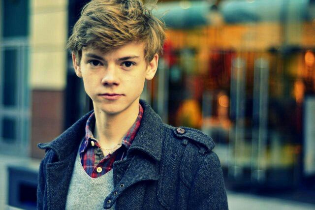 Happy 25th Birthday Thomas Brodie-Sangster.. p/s: i still dunno how you do it.. Eternal youth juice? 
