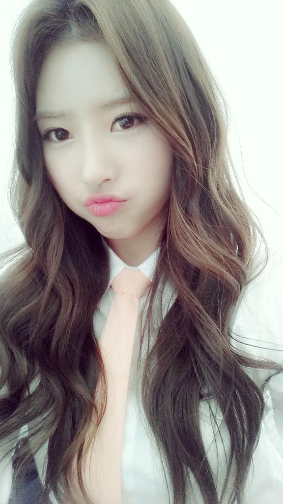 [#미주] 여러분 안뇽하세요ㅎㅎ미듀에요 오늘 오랜만에 팬여러분들도 만나고ㅎㅎ이렇게 밖에서보니까 더 반가운거이쪼?ㅎㅎ
오늘 완전 즐기고 가세요 따랑해요헿