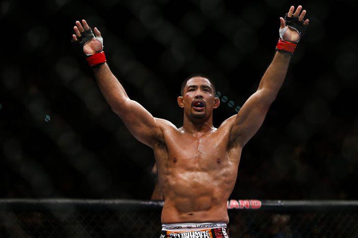 mark_munoz's tweet photo. #UltraMobileGiveway. How many countries hv I competed in 4 UFC? 1st correct answer wins @askultra jersey #MyUltraLife http://t.co/JbZAEHulRH