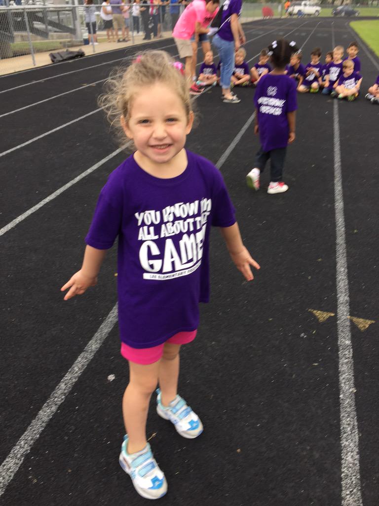 KheltonKristi's tweet photo. First place in 50M sweet baby #leefieldday http://t.co/1okn7AIwtN