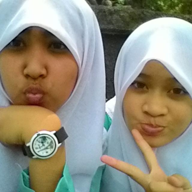 rizafitria02's tweet photo. With gantii http://t.co/TlXWsCXKy5