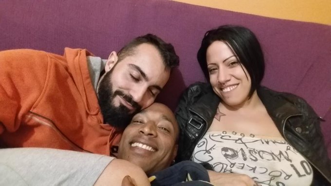 As&iacute; acabo la barbacoa @GigiLoveX #barbacoa #vinodulce http://t.co/BulxGSYbZg<a class="tags" href="/tag/gigilovex">@gigilovex</a><a href="/tag/barbacoa"class="tags">#barbacoa</a><a href="/tag/vinodulce"class="tags">#vinodulce</a>