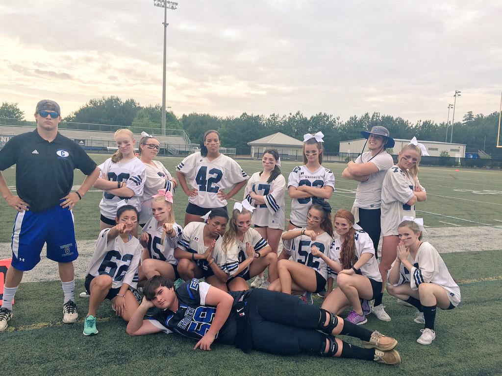 cluriousgeorge's tweet photo. Squad 🏈 #takinstate http://t.co/R6bxIdKBDj