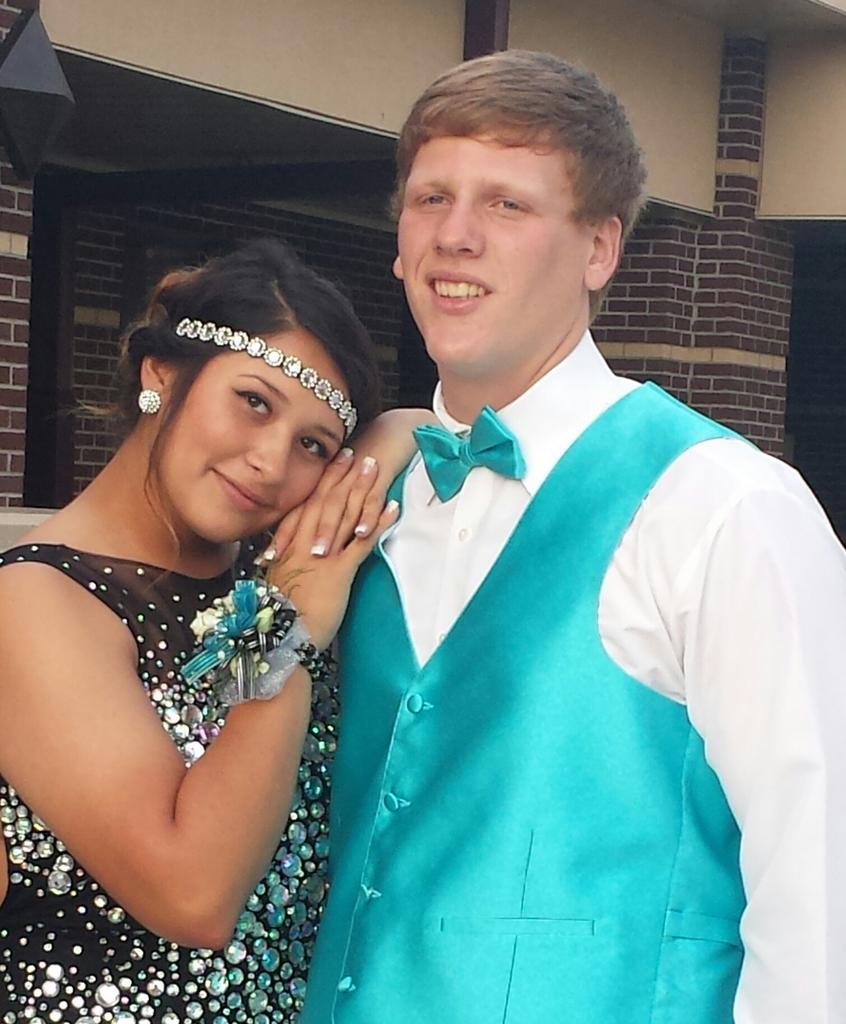 tamahawk07's tweet photo. Chance and his beautiful girl Camryn.  Prom 2015! http://t.co/J7YQOqdIAC