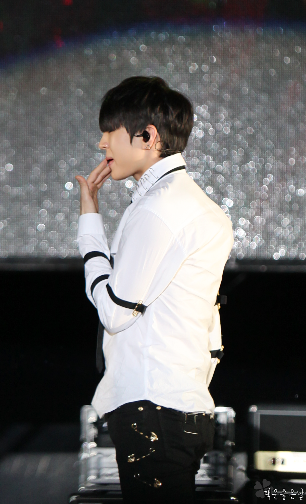 CFGNcw-UEAAal6-.png:large