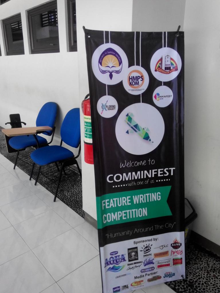 Selamat berlomba untuk para finalis feature writing competition #Comminfest2015
