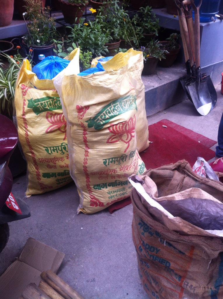 abcnepali's tweet photo. #Construction_material 
#Food
#Utensils
Dispatch for Dolakha, Bhimeshwor http://t.co/P9MPHgGHAM