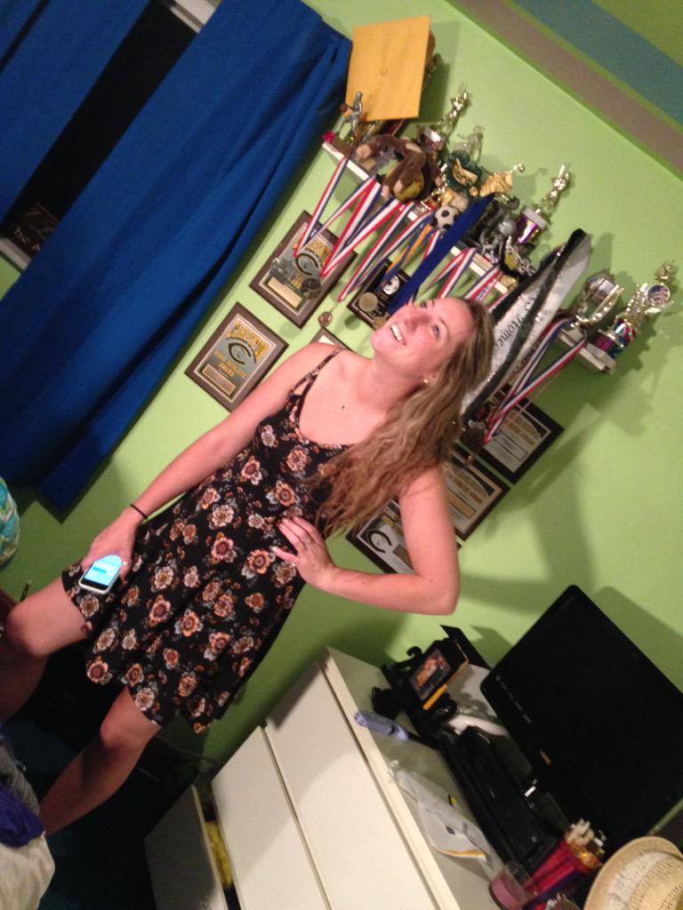 scott_tammi's tweet image. Ciara ! #Yes mum ? Clean your room #2 For real😂#3Right Away Mum 💁#4 She is for real and DAMN SHE GOT A POINT 💩SUCKS😝