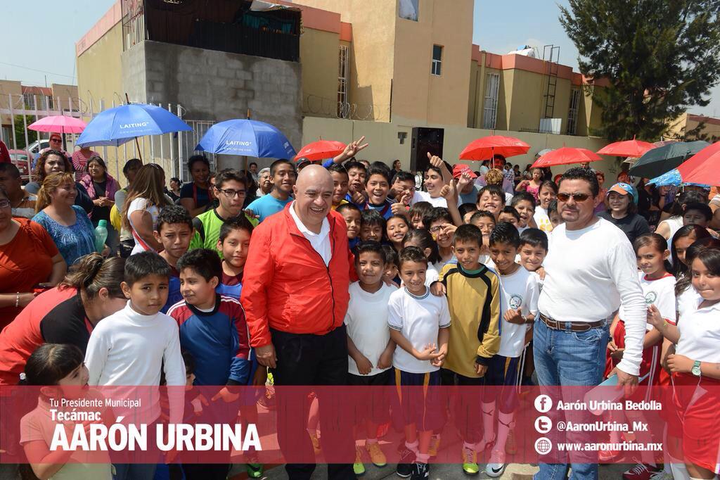 gabrielglezb's tweet photo. Por que nos demuestras a diario que te preocupas y nos llevaras por el mejor camino #YoConAaron @AaronUrbina_Mx 👊🏼 http://t.co/hQsiPU2dm2