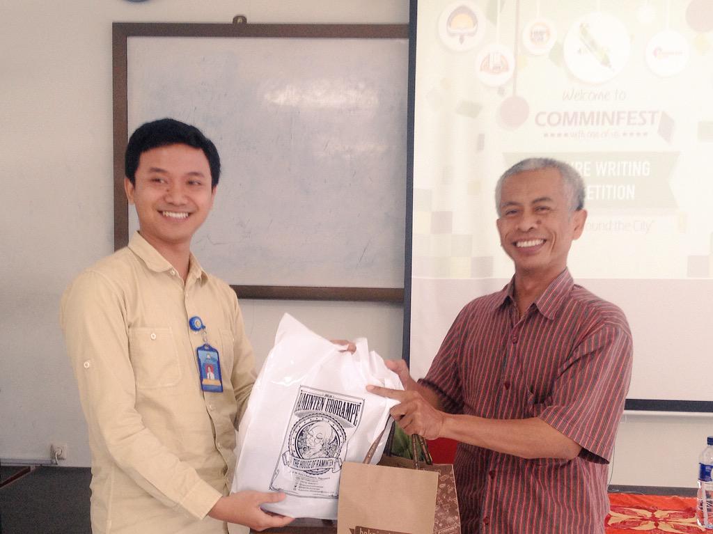 Hore dapat baju juga, baju baru nih hari ini <a href="/RMTNuborampe/">Raminten Uborampe</a>