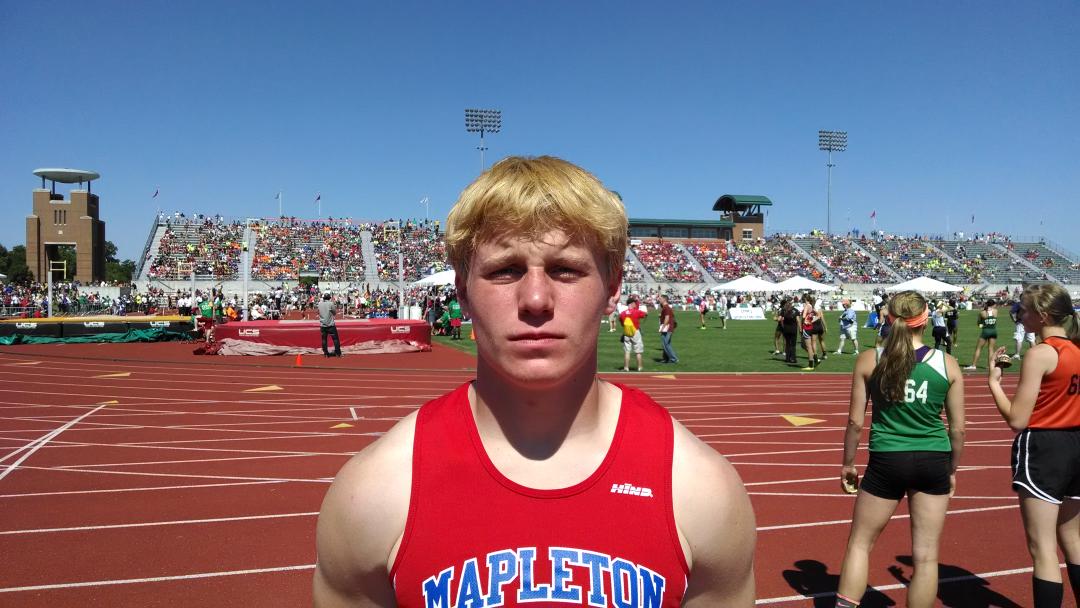 Mapleton_Track's tweet image. This guy is a Conference Champion, too! Old picture, but I know Dudte wants to race at Jesse Owens Memorial, again!