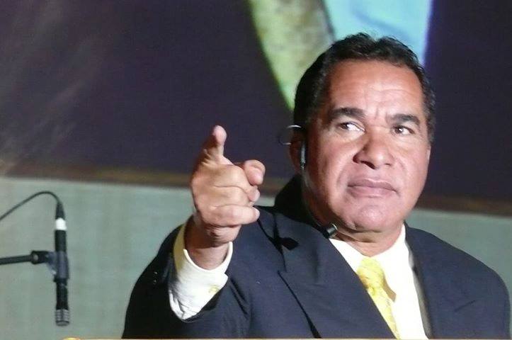 CELESTIALHD's tweet photo. ESCUCHE UN PODEROSO MENSAJE EN ESTE MOMENTO CON EL PASTOR EUSEBIO ROJAS ENRADIO CELESTIAL "RT" http://t.co/JLBQcCCURP http://t.co/pvEKvZggtw