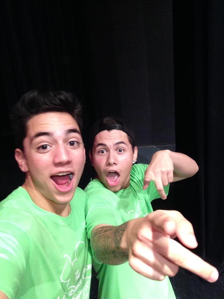 NichoCalles1455's tweet photo. Legend.....wait for it....Dary๐ @franklinscottt #WeCanDance #StagePics http://t.co/j2M36IfhTJ