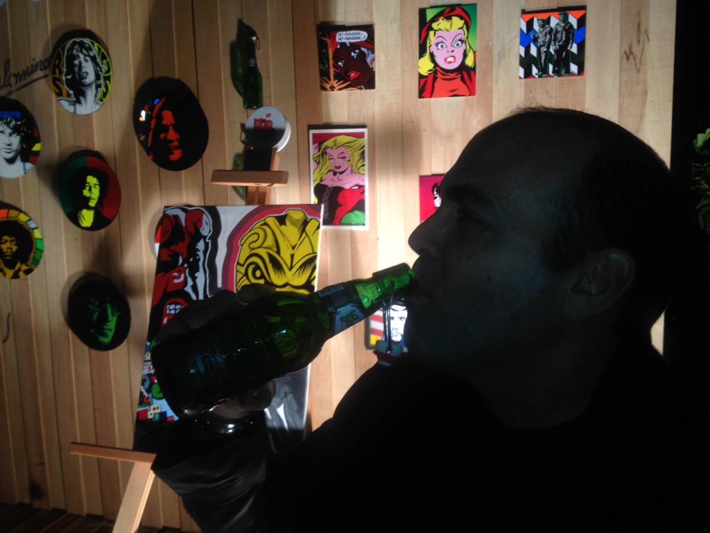 fzavalal's tweet photo. ยกYa en la fiesta de lanzamiento de Grolsch! :D #miprimeragrolsch #chooseinteresting @BackusOficial http://t.co/hoUO5oTN1z