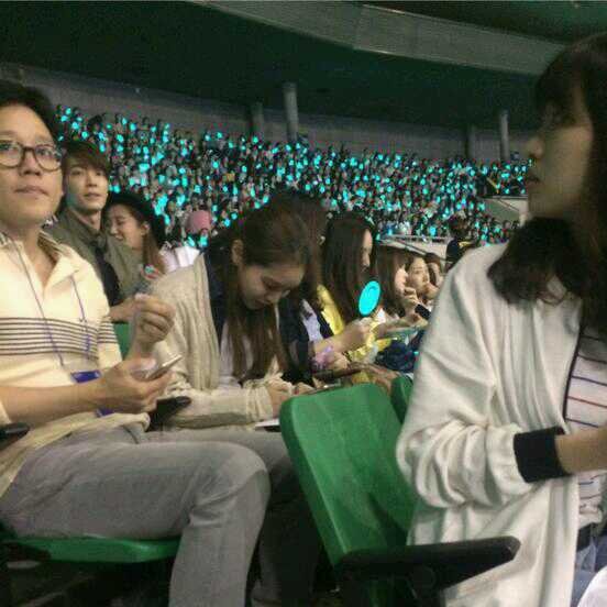 Donghae went to shinee's concert yesterday
