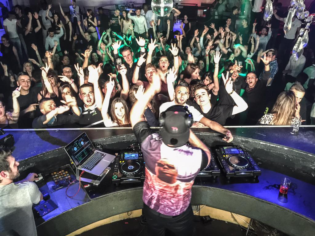 deejaybens's tweet photo. C'était hier soir @ l'impérial (Grenoble) maintenant direction CHANTILLY #Linsomnia dans le 95 ! http://t.co/XUKVnBCbk2