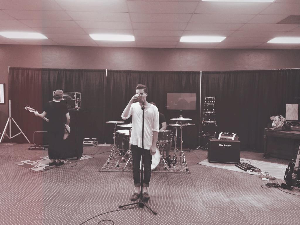 KieranDAllen's tweet photo. Practice 🎸🎤
#LuciaTogether http://t.co/nOMD0JwsQU