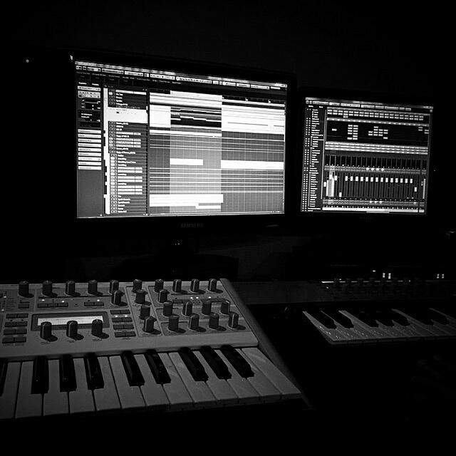 DIRTYPHONICS's tweet photo. Locked in our #DIRTYstudio writing some new music. Maybe we'll have some new tracks to debut at our next shows! http://t.co/wE6kN8sftV