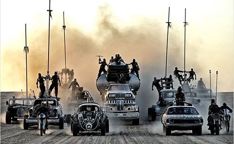 [Haftanın Filmi] 30 yıl sonra beyaz perdeye muhteşem bir dönüş yapan #MadMaxFuryRoad bit.ly/1PpcvBq