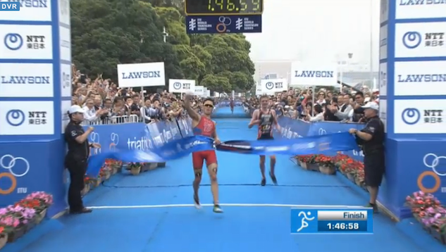 triatlonchannel's tweet photo. Gómez @Jgomeznoya gana en la Serie Mundial Triatlon Yokohama tras un sprint de infarto
http://t.co/K2GebZQo16 http://t.co/CWfTZFXPj1